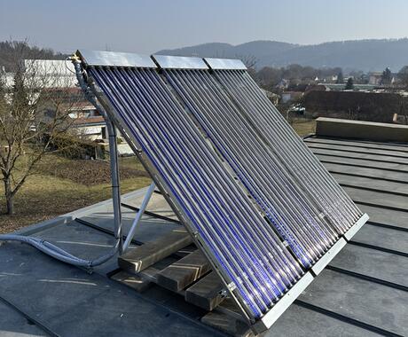 Reference Solární ohřev 300l pomocí 3 vakuových kolektorů.